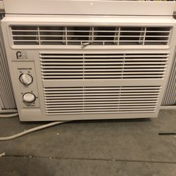 PerfectAire Window Air Conditioner