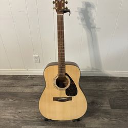 Yamaha Acoustic Guitar With Accessories 