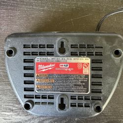 Milwaukee M12 Charger 
