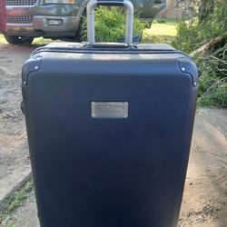 Suit Case  Lg Tommy  Hilfiger  ex Cond