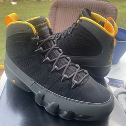 Jordan  9 University Gold 