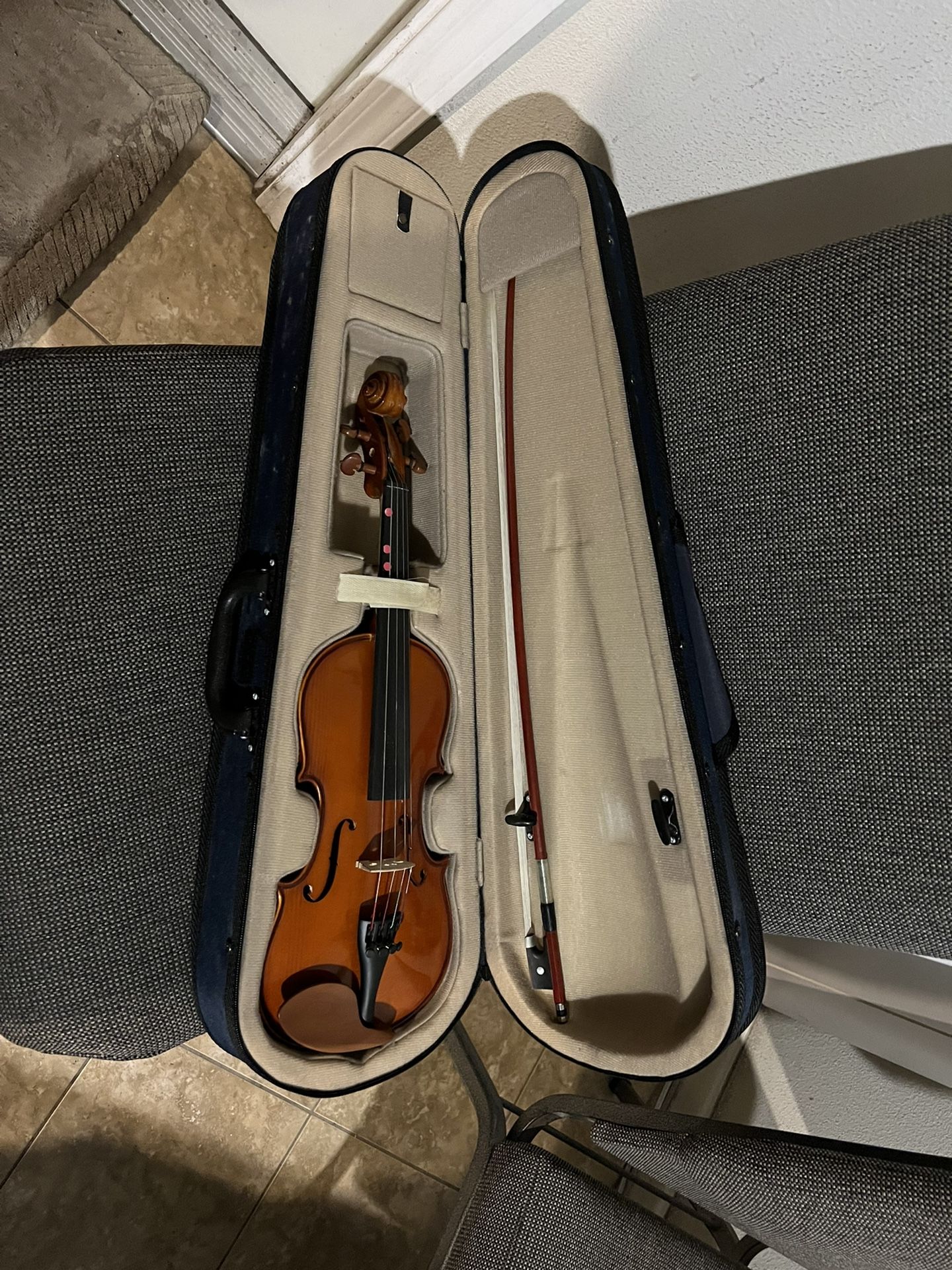 A&G Union music company in San Francisco half-size kids violin like new condition