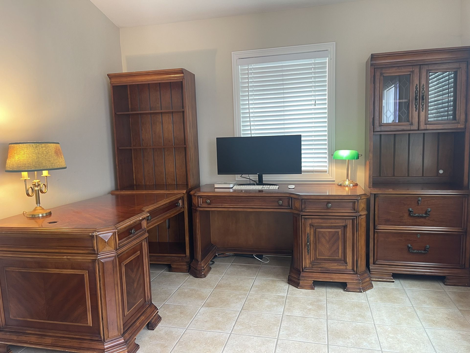 Executive Desk Set - Multiple configurations possible