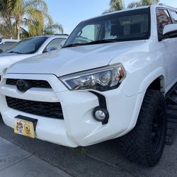 2015 Toyota 4Runner  Off Road SR5 Fully Equipped Clean Carfaxs We Provide Clean Title Fully Guaranteed Easy Finaicng  Available 