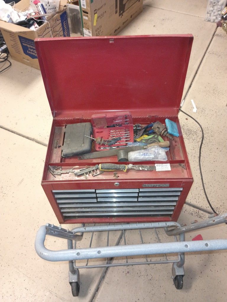 Craftsman 12 Drawer Tool Box With Some Tools