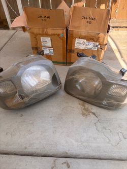 Head lights 2004 Nissan xterra