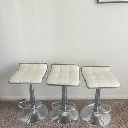 White Bar Stools 