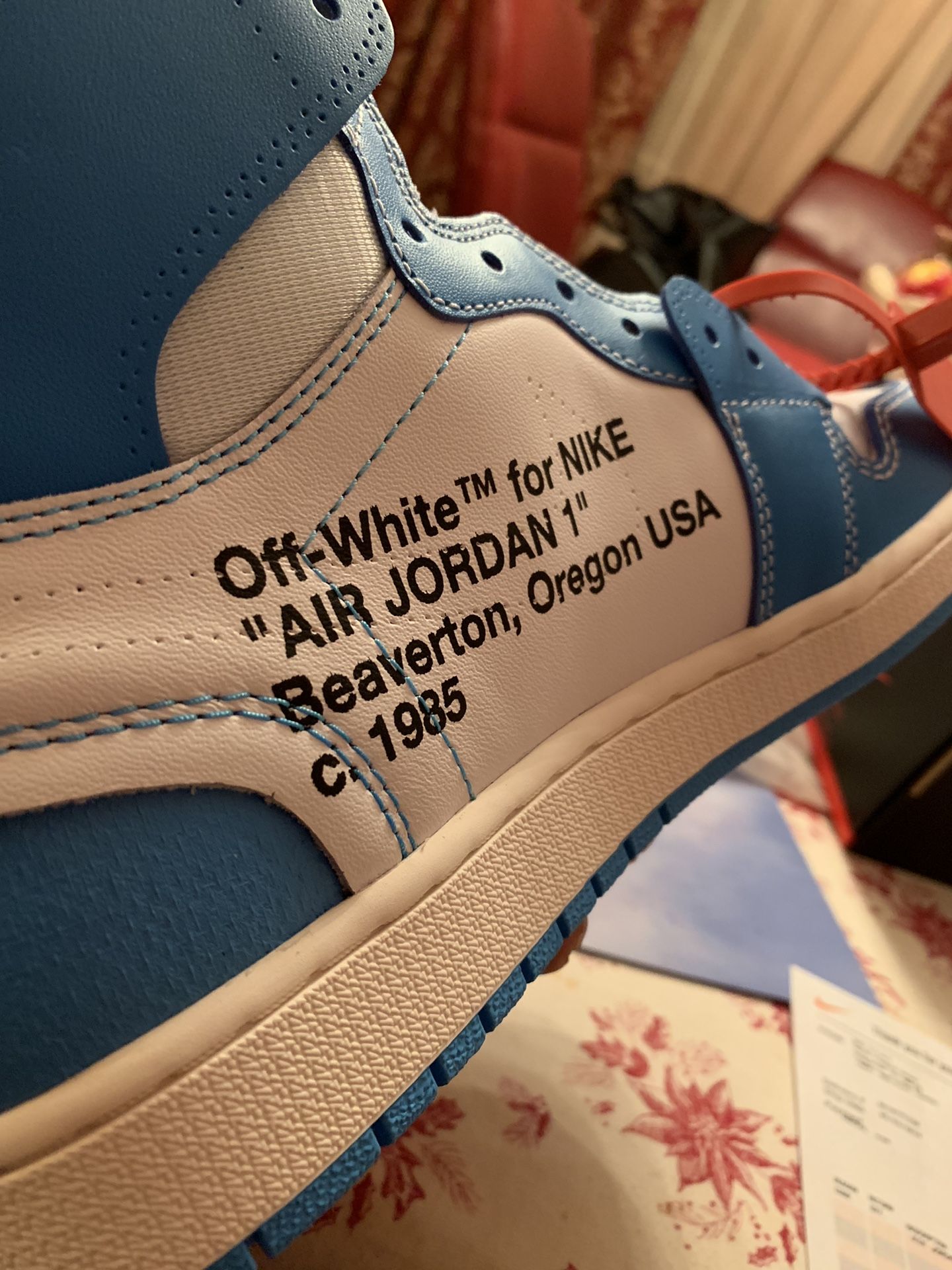 Air Jordan 1 x Off White UNC