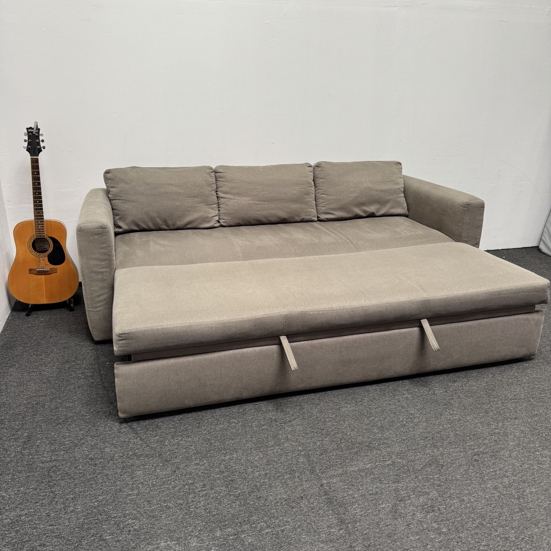 2.2k OFF: Oxford Pop-Up Platform Sleeper Sofa - Room & Board - Excellent Condition - Can Deliver
