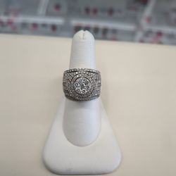 10k Gold Diamond Ring 11.2 Grams Size 8 Layaway Available 10% Down If You Are Interested Please Ask For Maribel Thank You 
