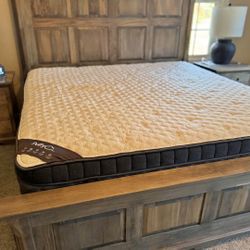Puffy Royal Hybrid Queen Mattress  LIKE NEW