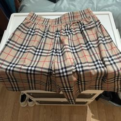 Burberry Check Elastic Waist Shorts Men’s XS Made in Portugal (Fits XS and S). Loose Fit