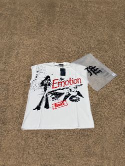 Mixed motion T-shirt