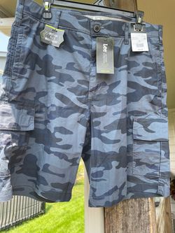 BRAND NEW W/TAGS MENS LEE CARGO SHORTS  BLUE CAMO SIZE 34