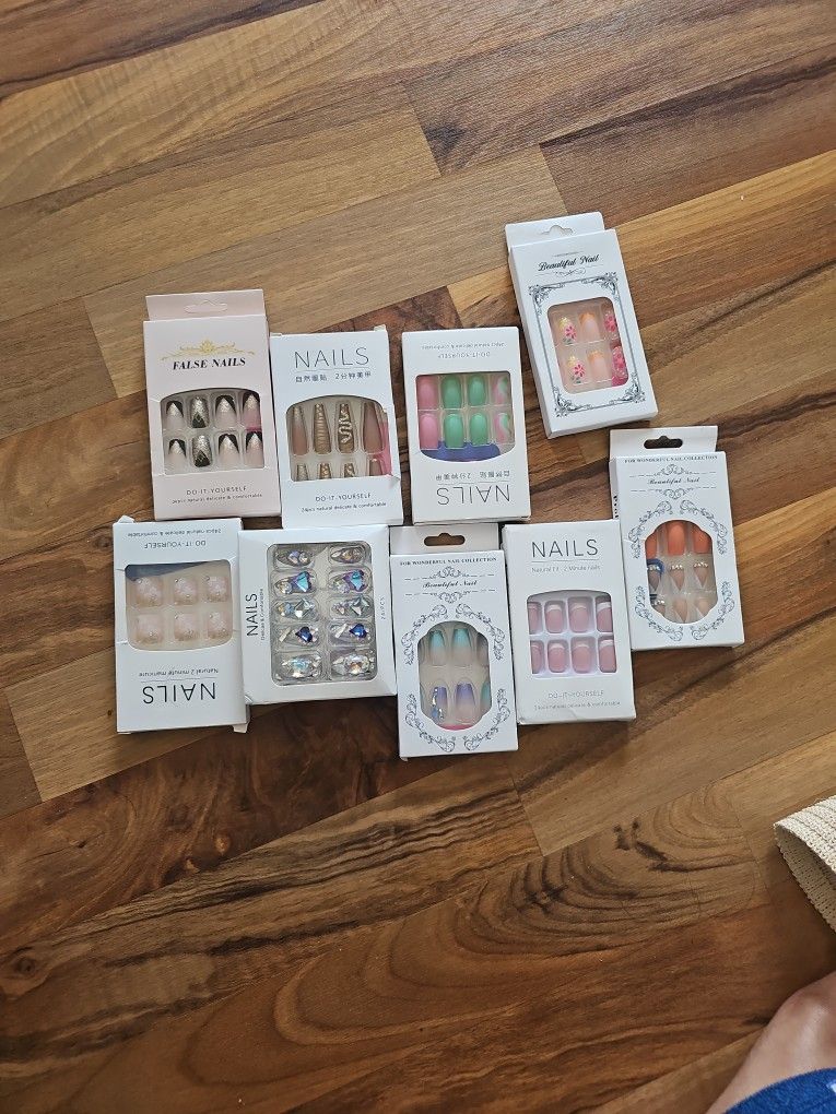 Paste On Nails 9 Pc