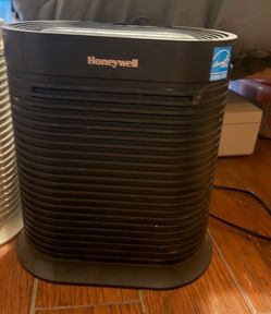 Honeywell True HEPA Portable Air Purifier Allergen Plus Series HPA100