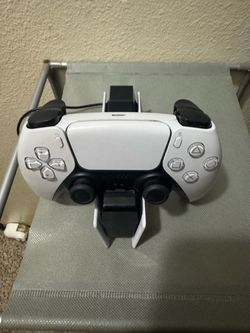 Ps5 controller with charging station
