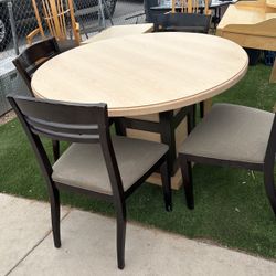 Table With Chairs 