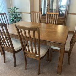 Dining Room Set And Hutch Buffet