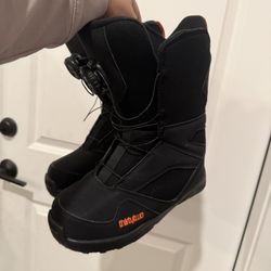 ThirtyTwo Snowboard Boots Boys 5 or 6.5 Women