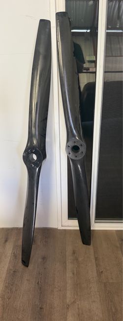 Large Carbon Fiber Aircraft Propeller Blades