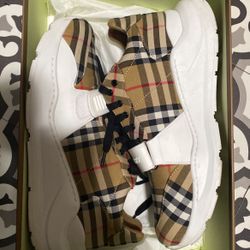 Burberry Size 43 10of10 Condition