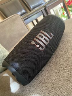 JBL Charge 5 speaker