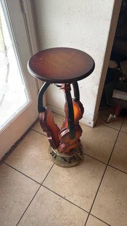 Violin table