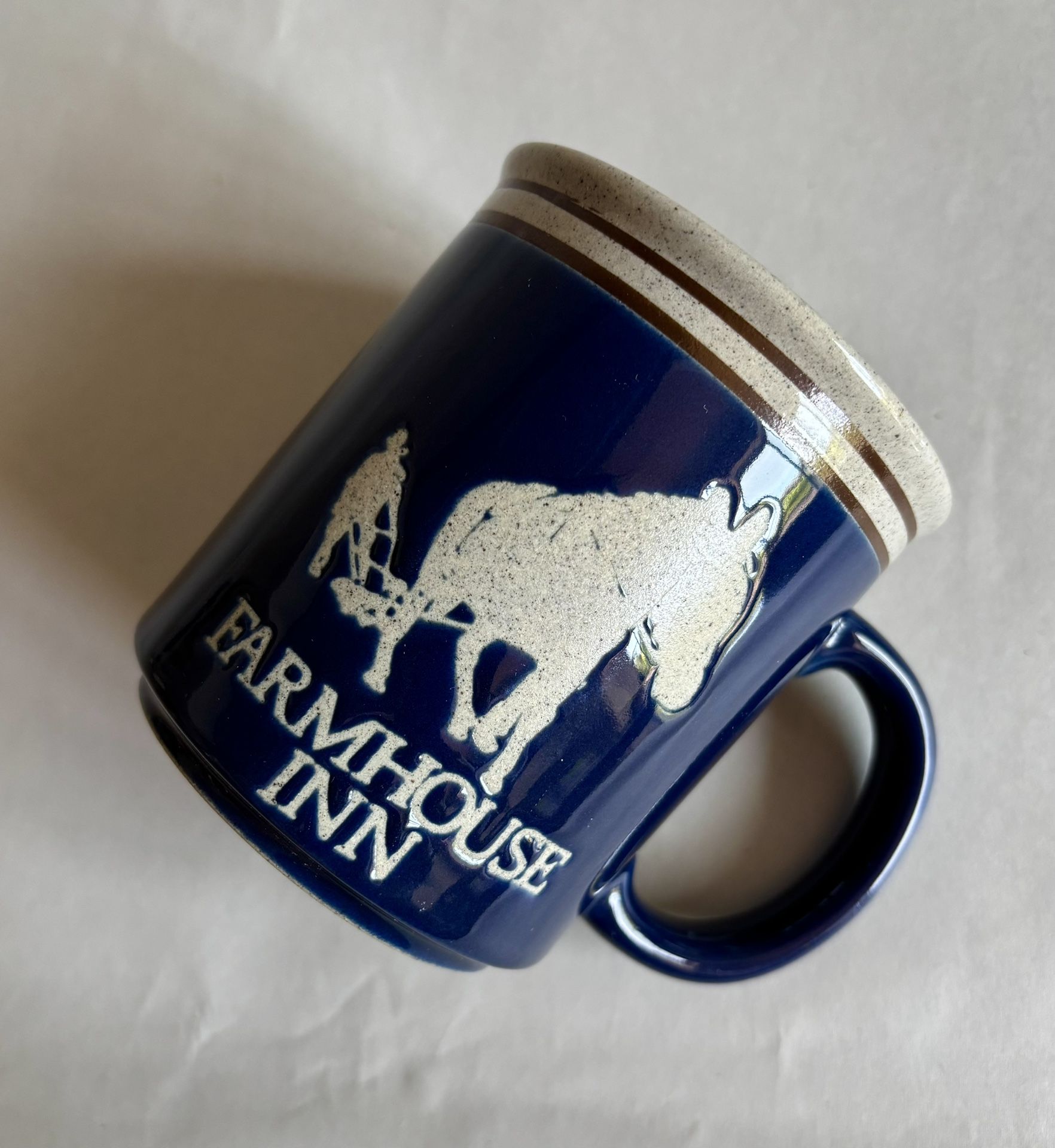 Vintage 10-oz Farmhouse Inn Embossed Mug