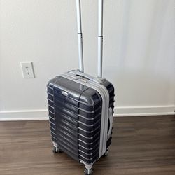 360’ wheels lightweight carry-on suitcase