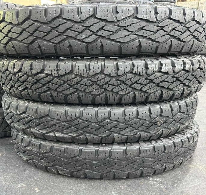LT 275 60 20 SET OF 4 GOODYAER WRANGLER DURATRACS- IN EXCELLENT CONDITIONS