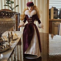 Barbie Victorian Ice Skater Mattel 2000 / Monster High / L.O.L.  Suprise / Labubu / Disney / Frozen / Cinderella / Sleeping Beuty / Crybaby / Princess