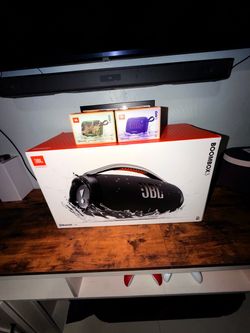 Jbl boombox 3 and Jbl go 5