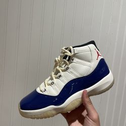 Size 8.5 Jordan 11 Rare Air