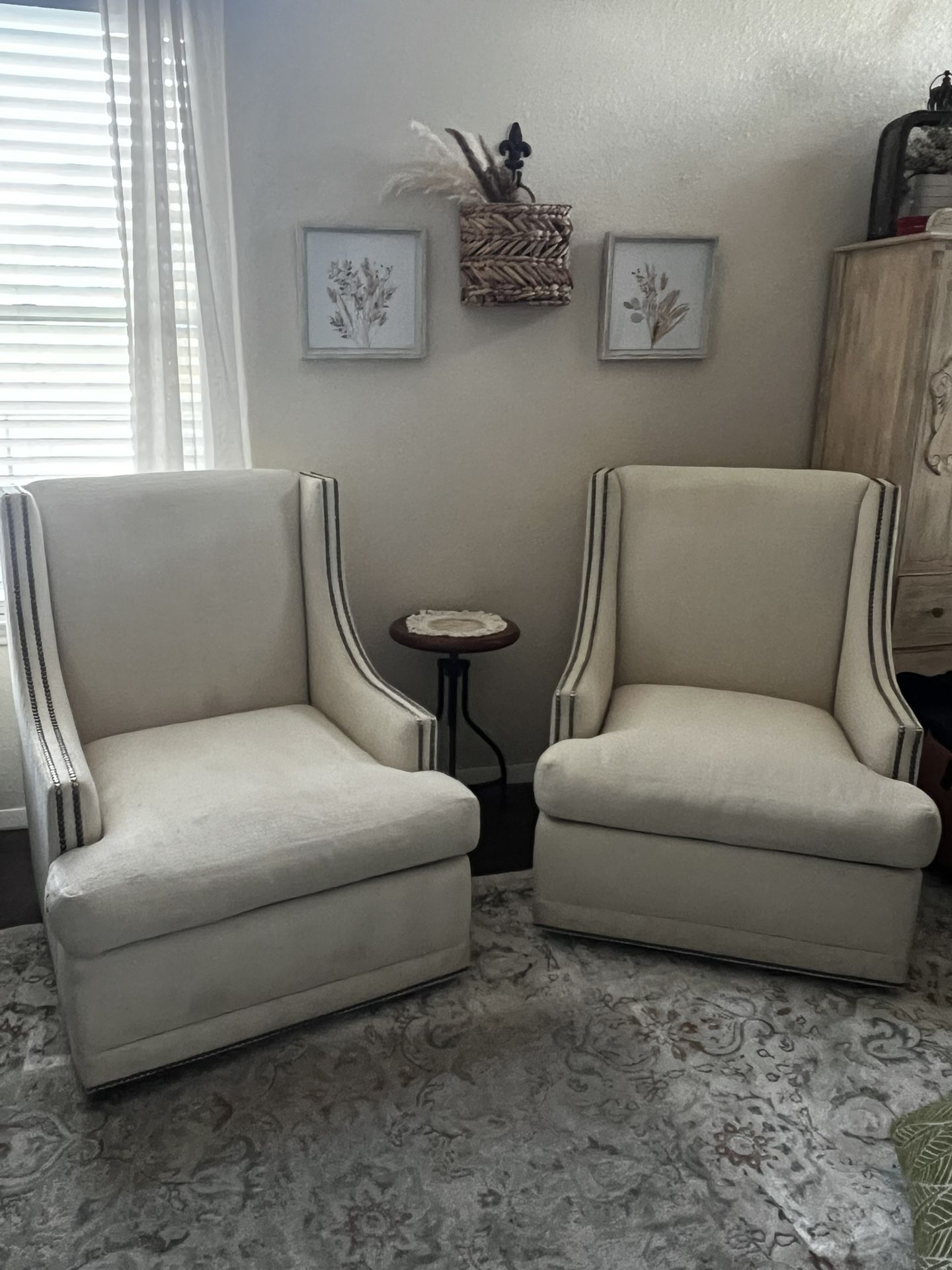 2 Lindsay-016 Rowe Accent Chair