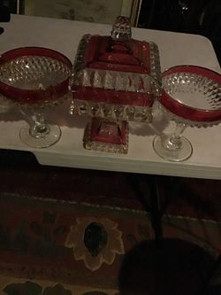 Beautiful. Three piece cristal. Very. Good. Condion