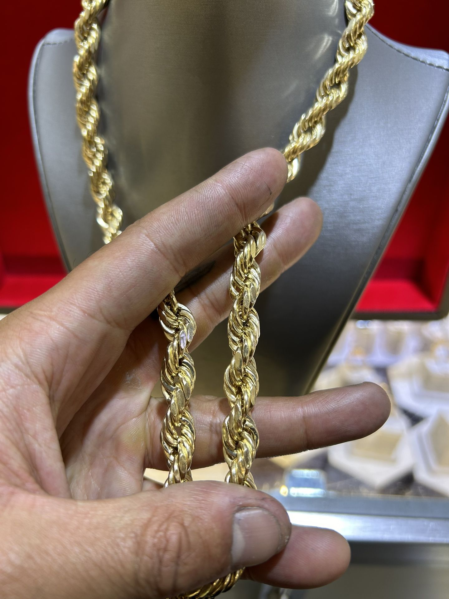 10K GOLD THICK ROPE CHAIN