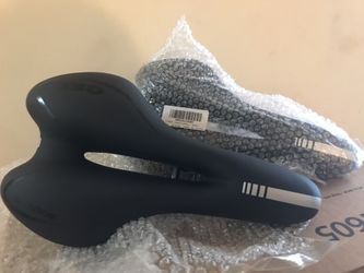 HUGE LOT ! All NEW Bike Seats, Lights , Lock Ect . A Big Box Full Of New Stuff ! Bike Accessories 