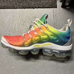 (Rare !!) MENS NIKE AIR VAPORMAX RAINBOW SIZE 11 