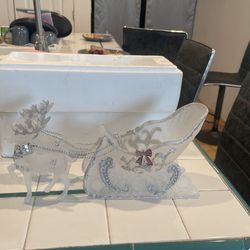 Beautiful Reindeer And Sleigh Christmas Decoration/figurine 