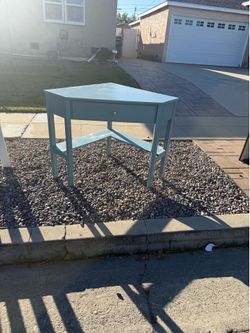 Corner desk FREE