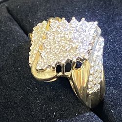 10 K Diamond Lady’s Ring 