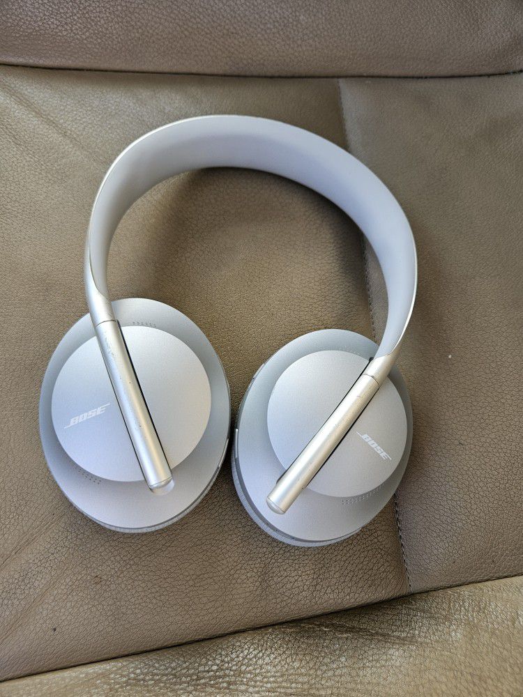 Bose Noise Cancelleng Headphones 700