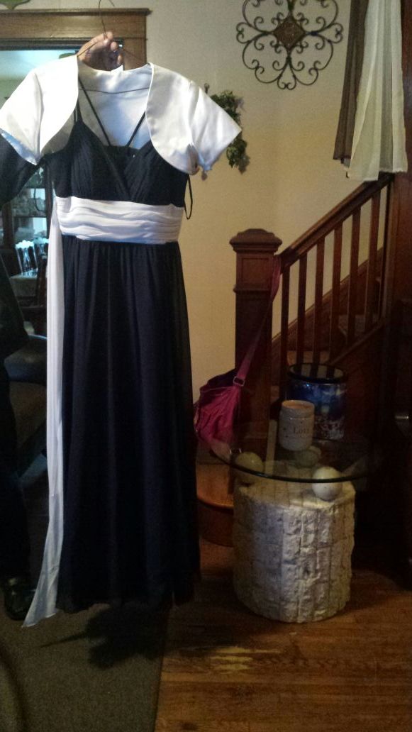 Two dresses same color size 14 -18 navy blue n white
