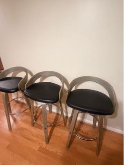 Set of 3 Swivel Bar Stools