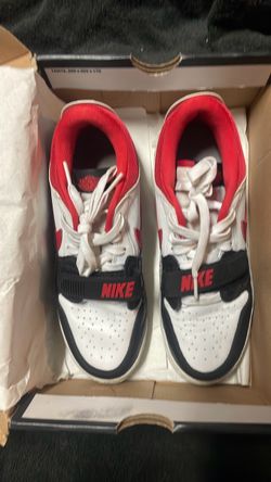 Nike Low-Top Sneakers White Red Black