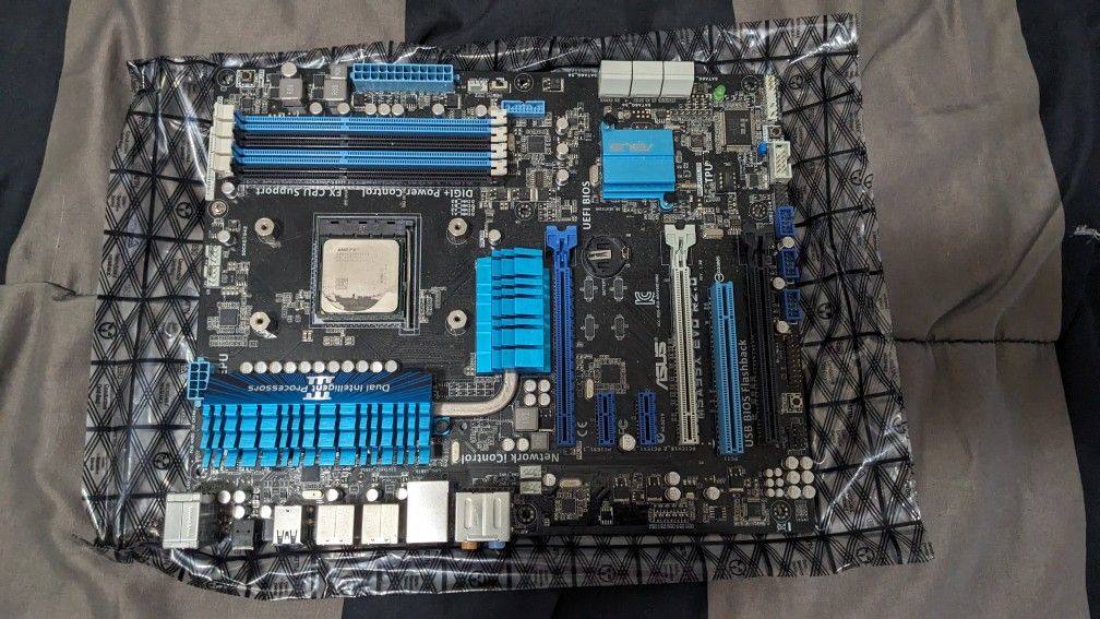 Asus M5A99X EVO R2.0 AMD FX 8320