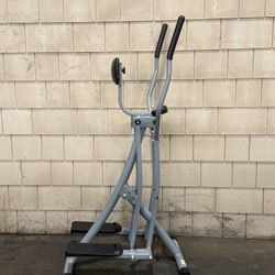 ELLIPTICAL ( VERY LIGHTLY USED ) 