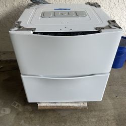 LG Pedestals With Sidekick Washer 
