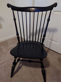 Set of 4 Nichols & Stone Windsor Chairs (1943?) black / gold accents